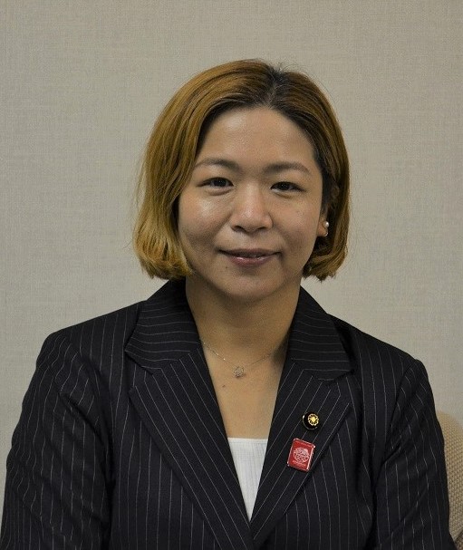峪議員